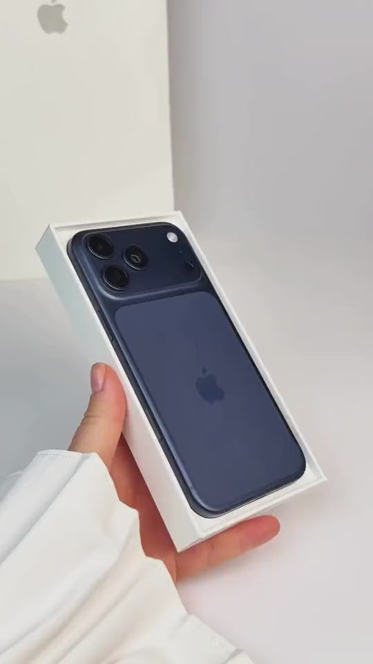 A fresh look — case + lens protector